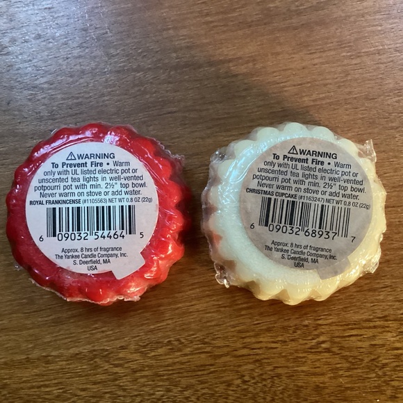 Yankee Candle Tarts Royal Frankincense & Christmas Cupcake NEW  0.8 oz each - Picture 4 of 6